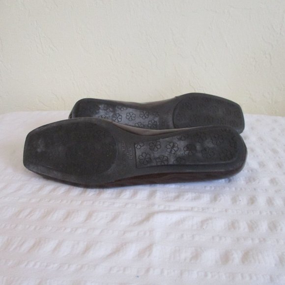 AK Impress Iflex Brown Patent Flats Buckle Accent Size 8.5M - Picture 5 of 8